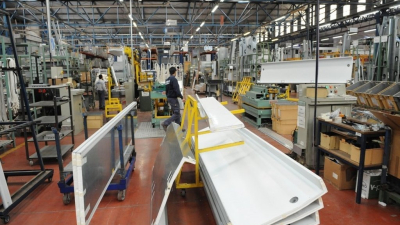 Empresarios valoran reducción de aportes, pero quedan expectantes por la inclusión del comercio