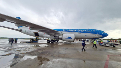 Llegó el noveno vuelo de Aerolíneas con 370 mil nuevas dosis