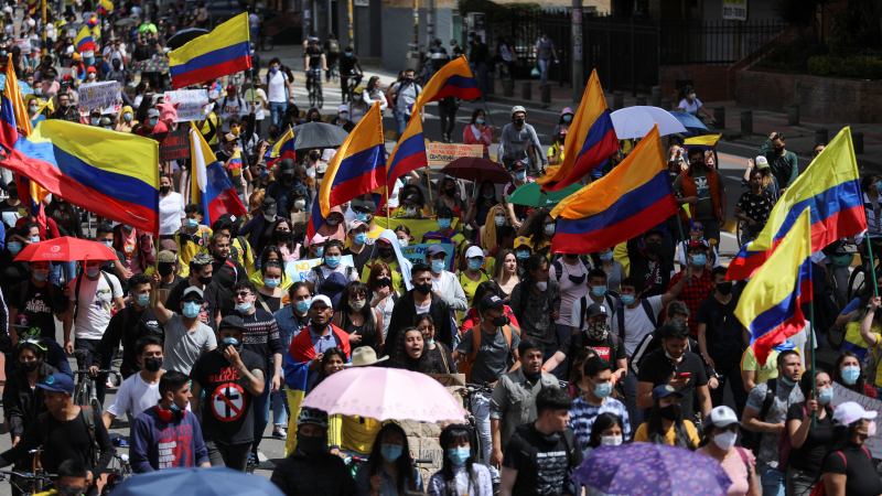 Presidente de Colombia reconoce exigencias de jóvenes en Cali