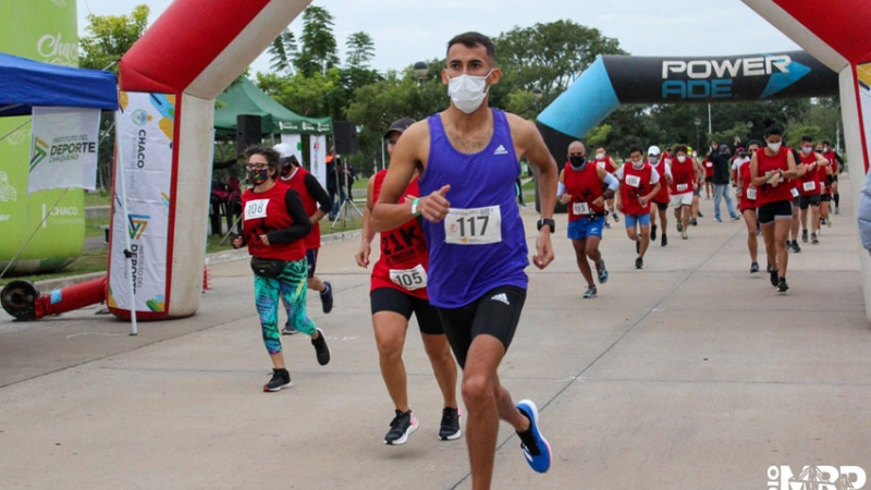 Media Maratón Río Paraná: el Chaco vivió una fiesta runner que marcó la vuelta de las carreras urbanas