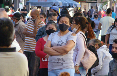 El gobierno endurece medidas ante el pico de contagios