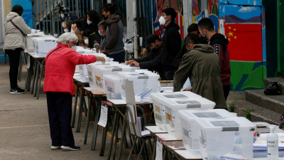 Chilenos votan por una nueva Constitución