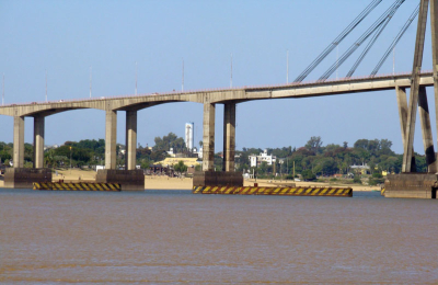 La bajante del Paraná desnudó la necesidad de obras en el puente