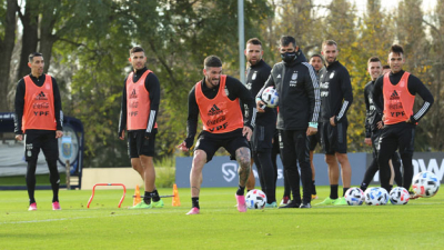 Scaloni confirmó el equipo con Emiliano Martínez en el arco