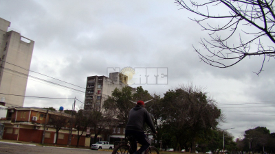 El fin de semana cierra con probables lluvias y descenso leve de temperatura