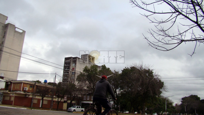 El fin de semana cierra con probables lluvias y descenso leve de temperatura