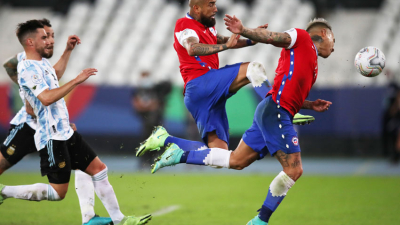 Argentina y Chile empataron en su debut en la Copa América