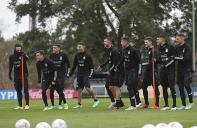 Argentina enfrenta a la eliminada Bolivia pensando en el próximo rival