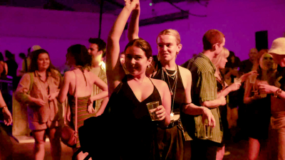 ‘Quiero bailar‘: londinenses celebran en discotecas fin de restricciones por Covid-19