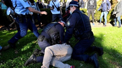 Miles de personas se manifiestan en Australia en contra de las restricciones por la covid-19
