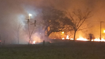 Incendio de pastizales en barrio San Martin obligó a evacuar a vecinos