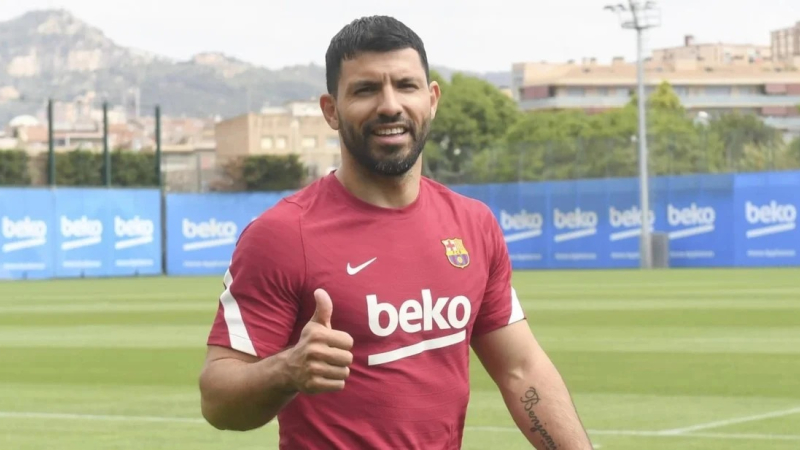 El Kun, inscripto en LaLiga gracias a Busquets y Jordi Alba