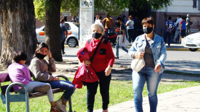 Cuatro de diez creen que aún falta para volver a la vida prepandemia