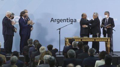 Alberto Fernández tomó juramento al nuevo Gabinete