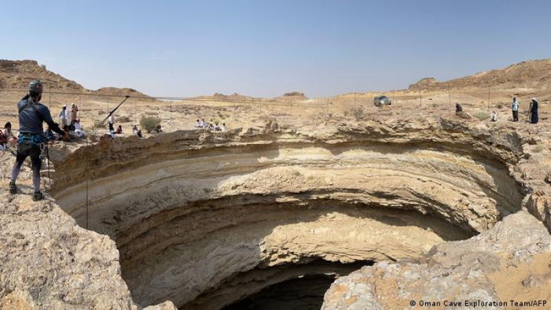 Misterio geológico: científicos bajaron al "pozo del infierno" en Yemen