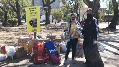 Botellas de amor, una lucha diaria para reciclar plásticos de un solo uso