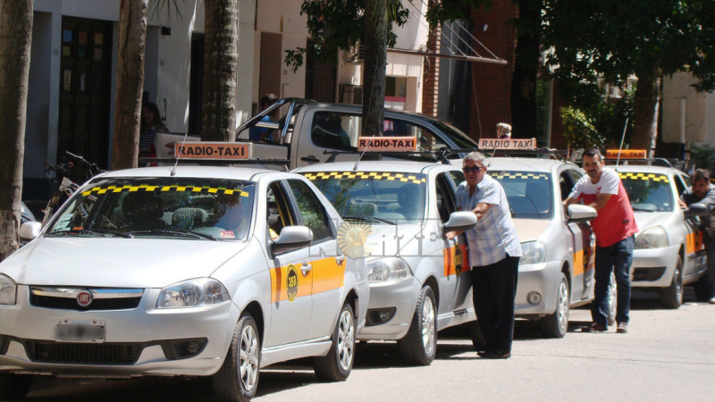 Radiotaxis, entre el aumento de la demanda y el desafío de recuperar vehículos en la calle