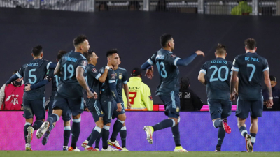 Argentina le gana a Perú en el Monumental