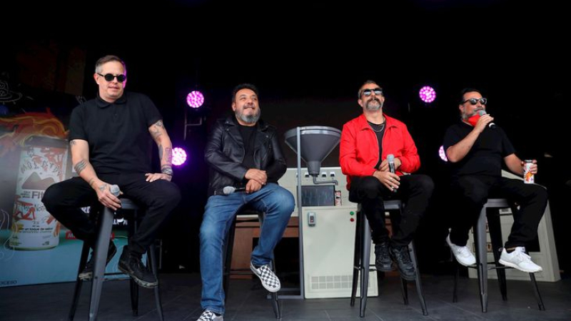 La banda mexicana Molotov confiesa estar trabajando en "disquito nuevo"