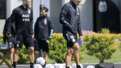 Scaloni prepara el once ante Brasil con Lionel Messi desde el vamos