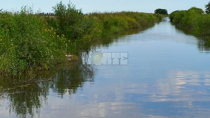 APA intervino por desvíos no autorizados que inundaron campos en Pampa del Cielo
