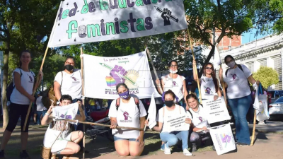 Denuncian un avance confesional en escuelas con aval del gobierno