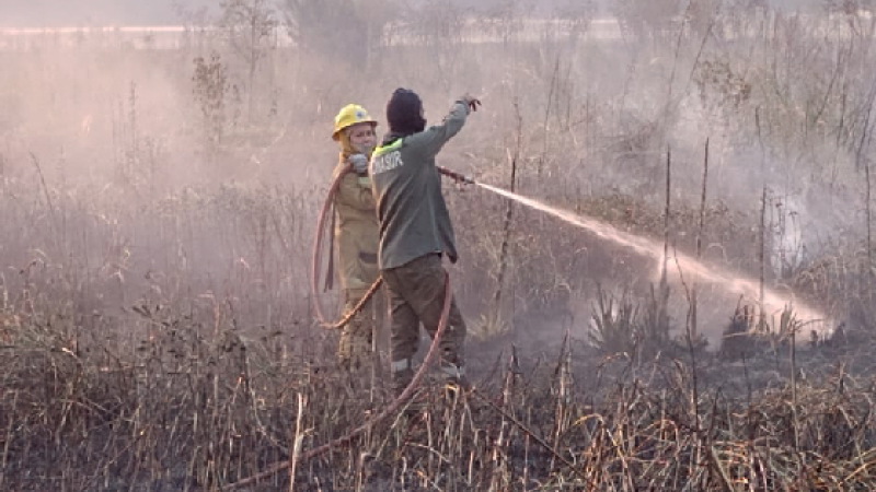 Testimonios de bomberos voluntarios, que continúan dando pelea al fuego