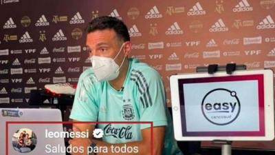 En medio de la conferencia de Scaloni, Messi mandó un mensaje
