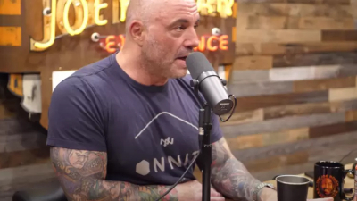 Spotify retira 70 podcasts del polémico Joe Rogan por el uso de términos racistas