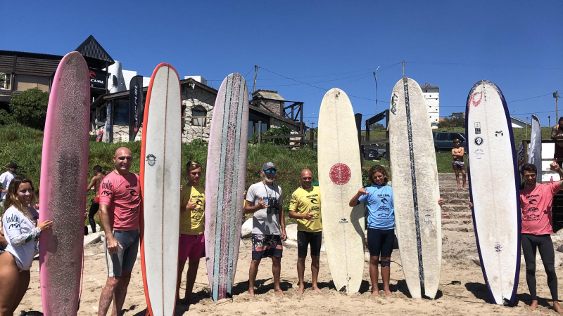 Show de surf : las inspiradoras historias del torneo top de tablas largas