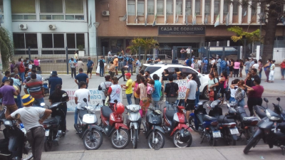 Corte de calles y caos en el microcentro de Resistencia