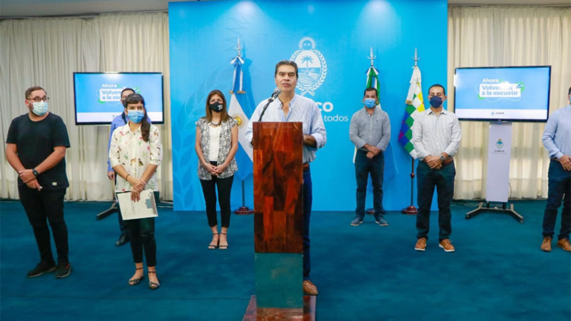 El Gobierno lanzó una canasta escolar con 10 productos a 1.200 pesos