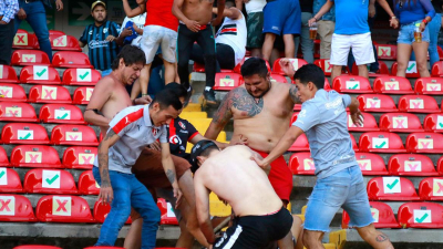 Tragedia en la Liga MX: reportan 22 personas lesionadas tras batalla campal en el Querétaro vs Atlas