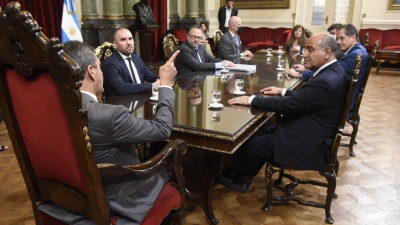 El jefe de Gabinete y el Ministro de Economía defendieron el acuerdo con el FMI