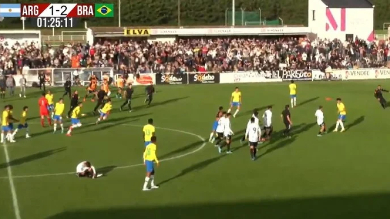 Trompadas entre Argentina y Brasil en la final Sub 17