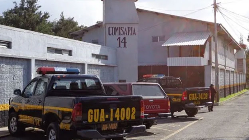 Una mujer sorprendió a su hijo golpeando a la novia y lo denunció