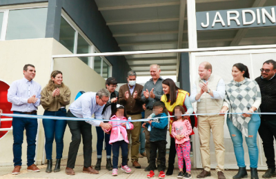 El gobernador inauguró varias obras en Castelli, Miraflores y Villa Río Bermejito
