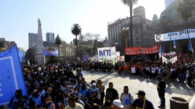 Día del Trabajador: sin la CGT, los movimientos sociales se vuelcan a las calles con reclamos