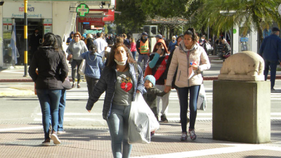 Covid-19: intensifican la vigilancia ante la detección de nuevos linajes de Ómicron