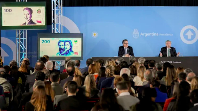 Presentaron los billetes con la vuelta de las imágenes de próceres