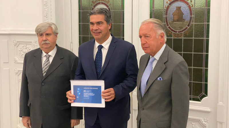 Capitanich y la UIA fijaron compromiso para construir un país industrial