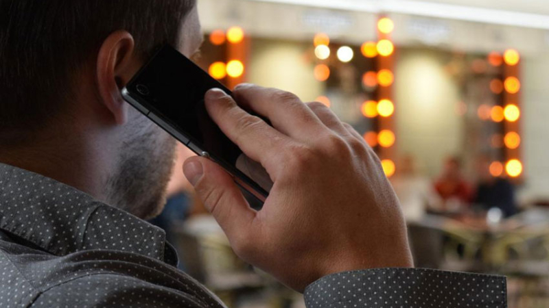 Un hombre fue extorsionado por una supuesta trabajadora sexual y perdió miles de pesos