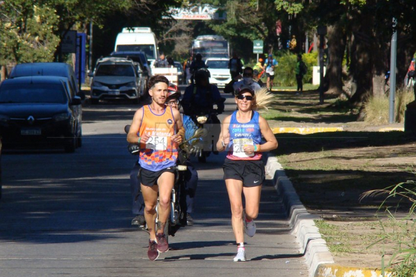 Garra y amor por el deporte en la Maratón río Paraná 