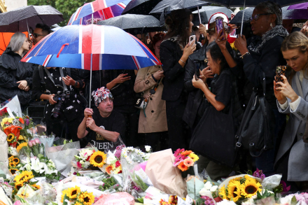 funeral reina 2.JPG