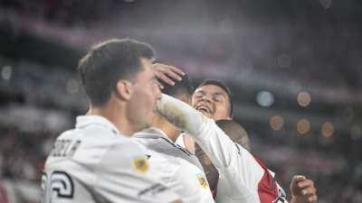 River mostró su supremacía y goleó a Estudiantes