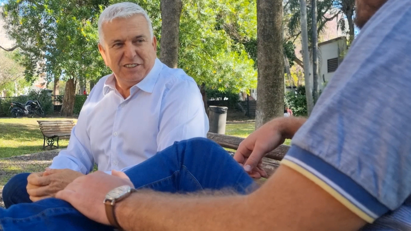 Polini propone "cambiar vicios de una década y media de descuido a los jóvenes"