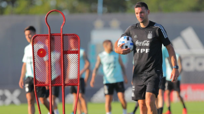 Varias sorpresas en la lista de Scaloni para Qatar