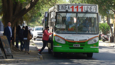 Subsidios al transporte: el AMBA recibe $4.897 por habitante y Chaco sólo $587