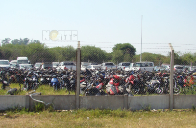 Policías expulsados por venta de vehículos secuestrados por la Justicia