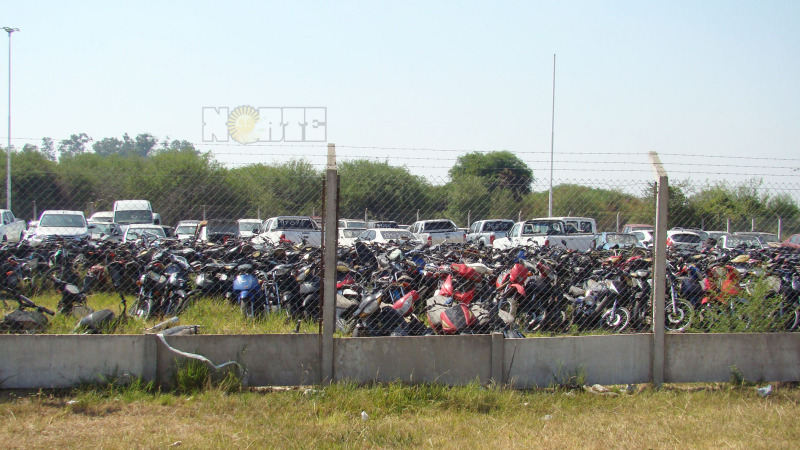 Policías expulsados por venta de vehículos secuestrados por la Justicia